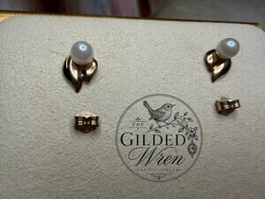 Vintage 14K Gold Cultured Pearl Leaf Stud Earrings 4.5mm Pearl Butterfly Backs